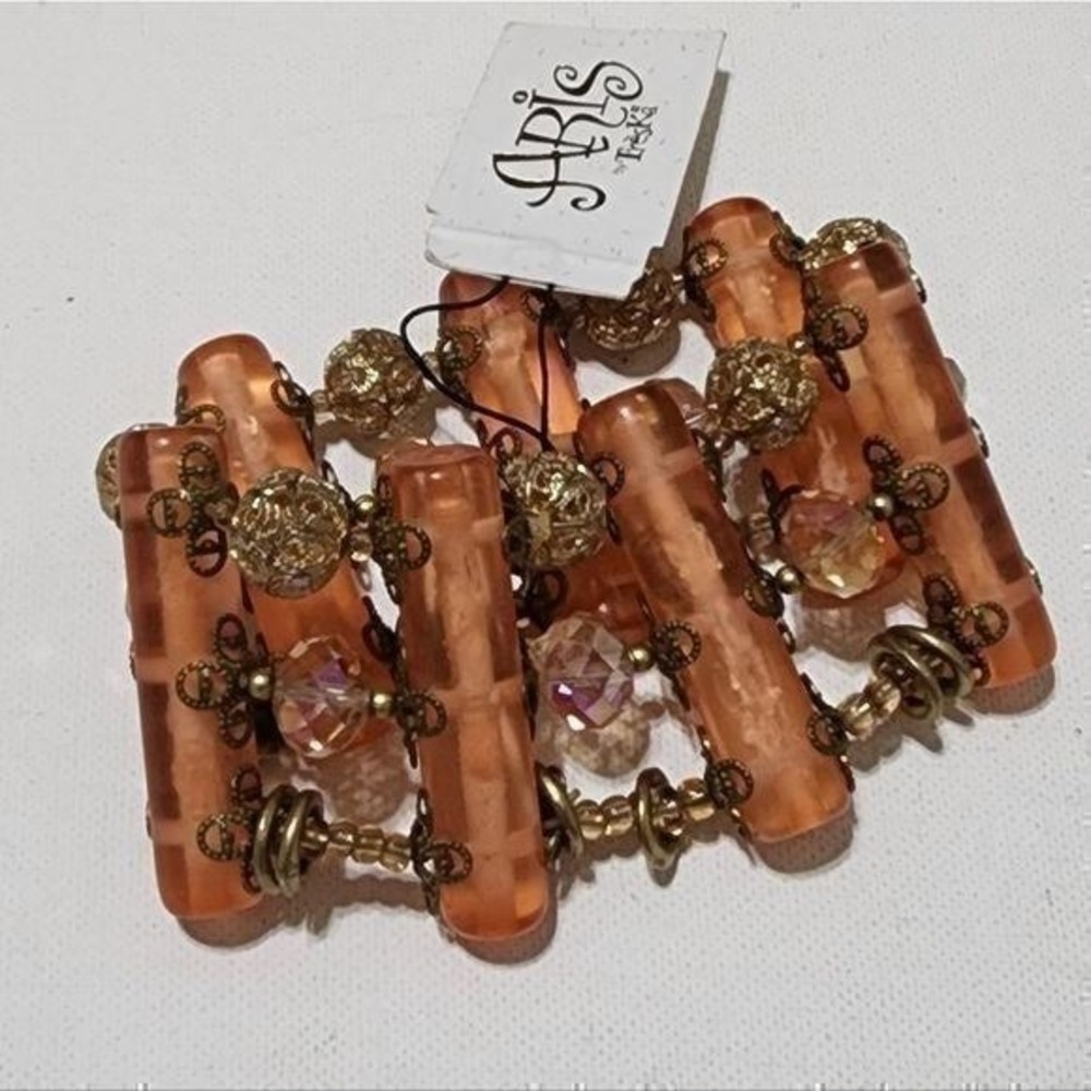 Treska pink beaded stretch bracelet new!!!